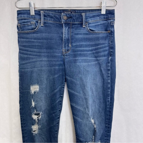 Abercrombie & Fitch Harper Ankle Skinny Jeans Blue
Medium Wash Raw Hem - Picture 2 of 7